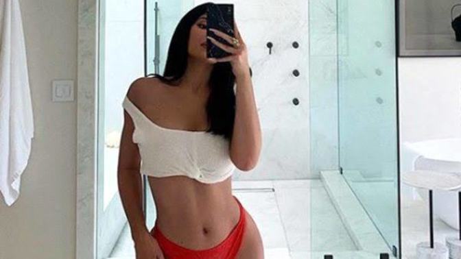 Evleneceğiniz kişinin geçmişte birine nude atmış olmasına takılır mısınız?