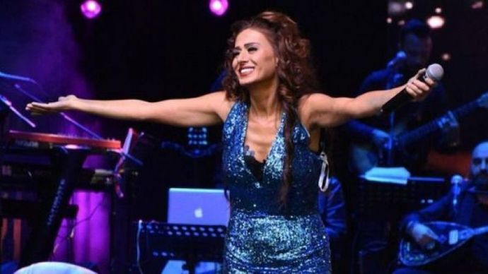 Yıldız Tilbe mi? Sibel Can mı?