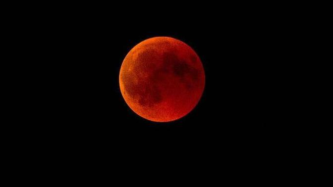 Bugün Kanlı Ay Tutulması yaşanacak! Gökyüzü olaylarının insanların ruh değişimlerinde etkisi olduğunu düşünüyor musunuz?