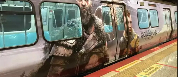 Metroya basılan Kratos resimleri tepki çekti! Sizce Kratosa olan tepkiler haklı mı?