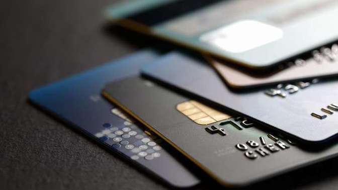 Banka kartıyla mı yoksa kredi kartıyla mı alışveriş yapıyorsunuz?