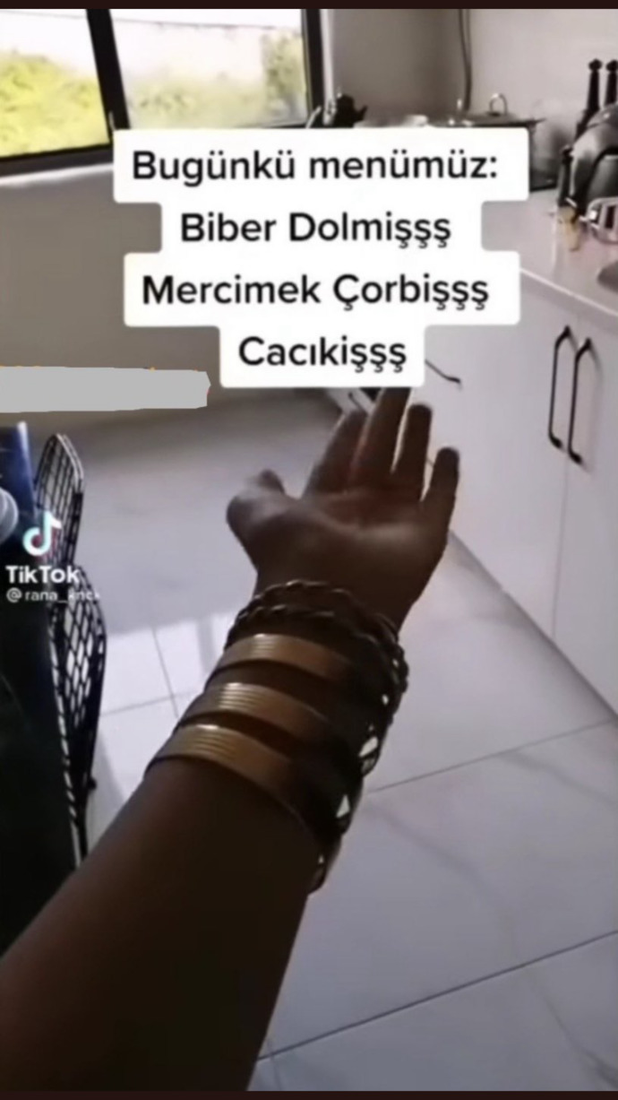 Eşinizin yemeklere çorbiş, dolmiş gibi isimler takmasını sevimli bulur musunuz?