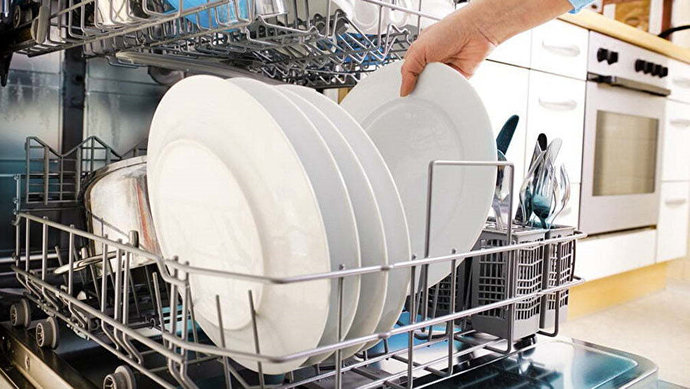 Bulaşık ve çamaşır makinasını boşaltmadan önce ellerimi yıkamam aşırılık mı?