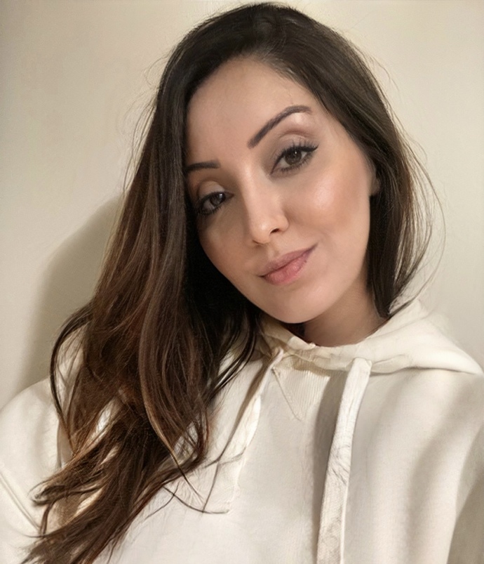 Mutsuzluğum yüzümden çok belli oluyormuş. Sizce de öyle mi?