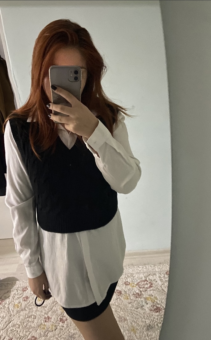 Bu kombinde bir şeyler yanlış ama ne bulamadım. Sizce ne eksik ya da fazla?
