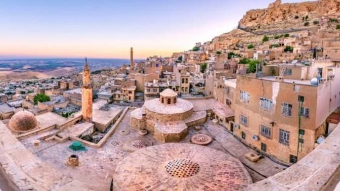 Madrid diye Mardin'e geldiler çok beğendiler! Sen olsaydın Madrid mi, Mardin mi isterdin?