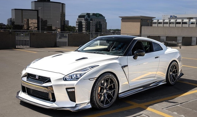 Honda NSX mi, Nissan GT-R 35 mi?