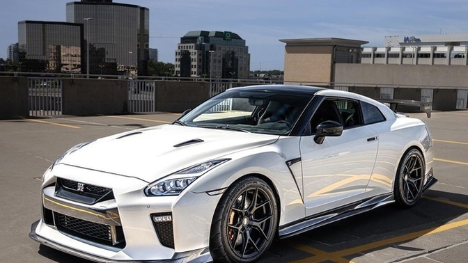 Honda NSX mi, Nissan GT-R 35 mi?