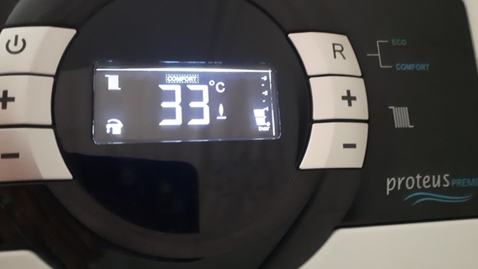 Bu kombide bir hata var mi alev işareti normal mi?