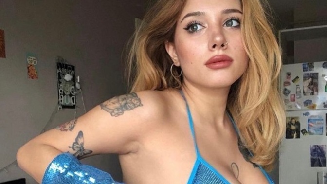 Sevgiliniz "moda" diyerek bu şekilde dışarıda dolaşsa tepkiniz ne olur?