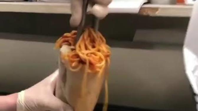 Doymak için ekmek arası makarna yer misiniz?
