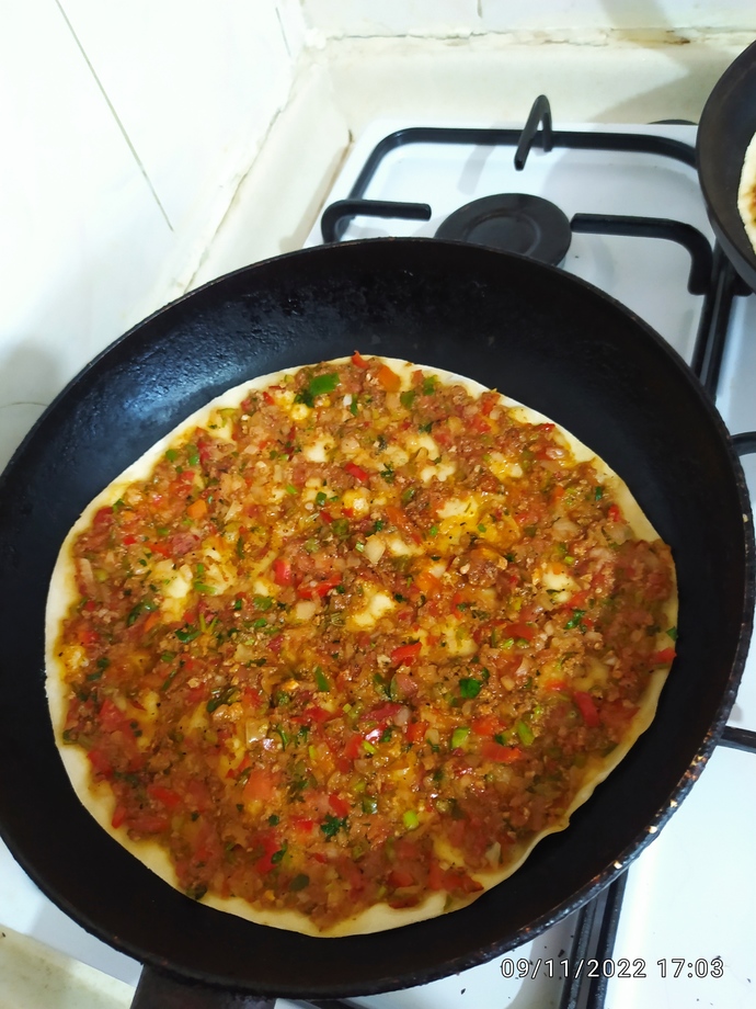 Sizin yaşadığınız yerde lahmacun kaç lira?