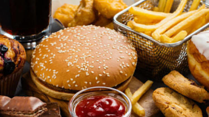 Fast food yemeyi mi ev yemeğini mi tercih edersin?