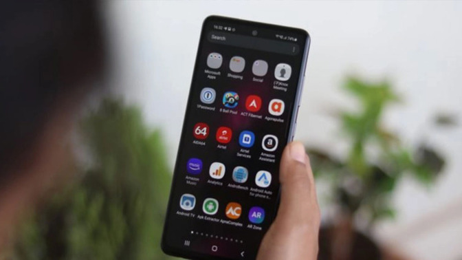 Samsung marka telefon alacağım, hangi serisi özellikle depolama ve kamera konusunda daha iyi?