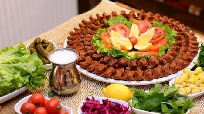 Çiğ köfteyi dürüm olarak mı yersiniz, porsiyon olarak mı?