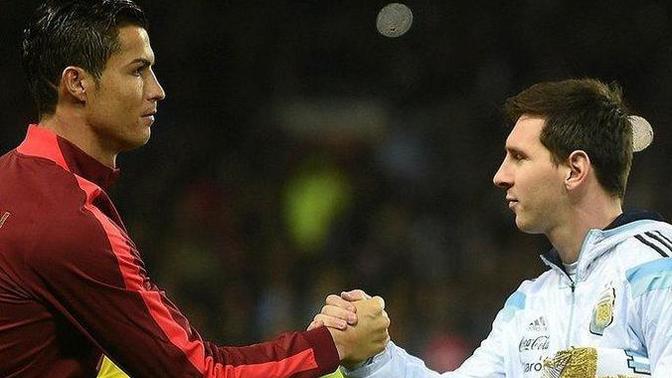 C. Ronaldo'dan flaş açıklama: PSG'de forma giyebilirim! Ronaldo ve Messi birlikte oynar mı?