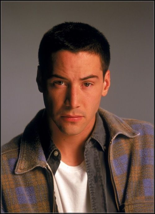 Keanu Reeves Yakışıklı mı?