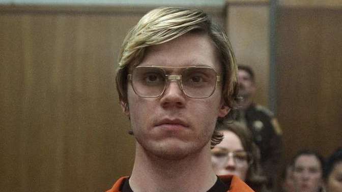 Son dönemlerde hangi dizi/filmin gereğinde fazla abartıldığını düşünüyorsunuz?
