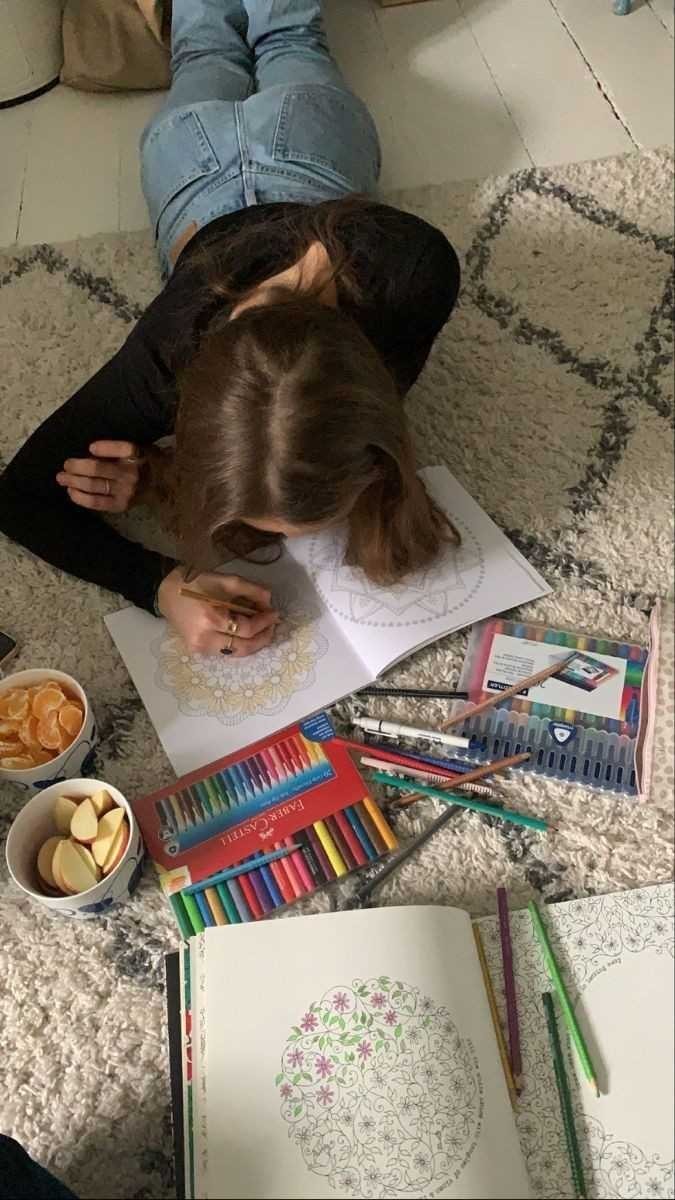 Yetişkinlerin boyama yapması tuhaf mıdır?