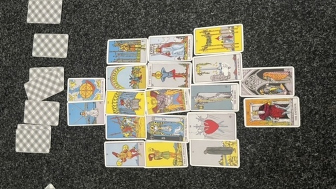 Tarot bilen varsa bakarmi ask hayatimla ilgili canlarrr eig xper?