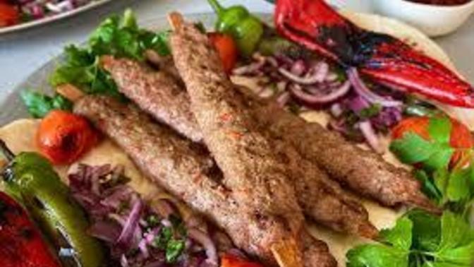 Hangisi sizin en çok sevdiğiniz hamburger mi dürüm mü kebap mı?