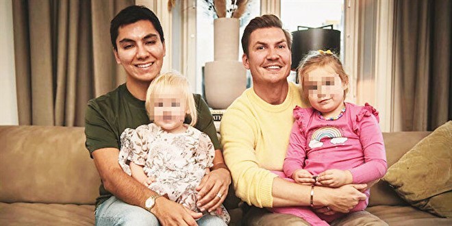 İsveç Sosyal Hizmetlerin mülteci kız çocuğunu LGBTli olan bir aileye evlatlık olarak vermesi hakkında ne düşünüyorsunuz?