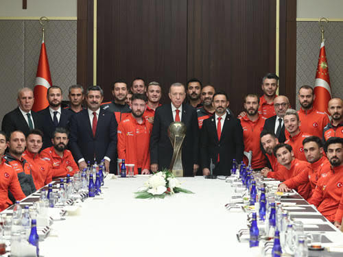 Ampute Futbol Milli Takımı Mansur Yavaş ziyareti sonrası disipline sevk edildi! Yavaş'ı ziyaret etmek sakıncalı mı?