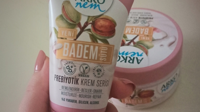 Bakım kremlerinden beklenilen ilk özellik yoğun nemlendirme midir?