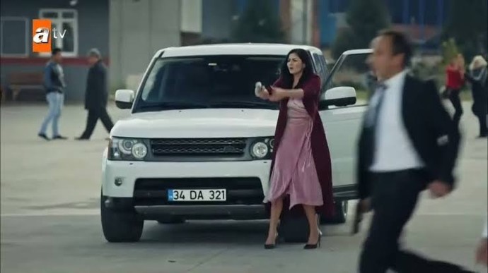 Sizce bir kadın için en çekici araba hangisidir?
