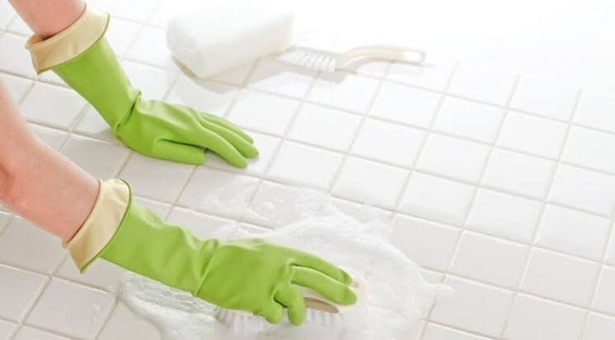 Banyo yerleri yıkanır mı silinir mi?