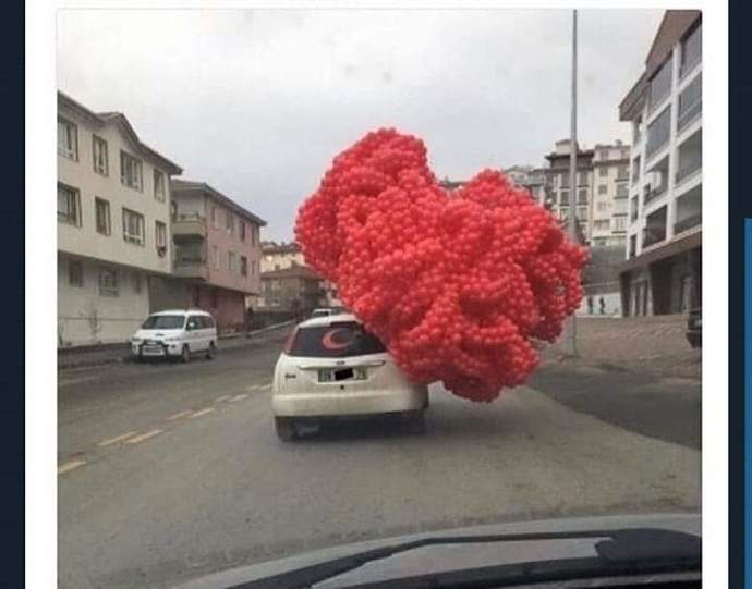 Erkekler hata yapınca mı kadınları hediyelere boğar?
