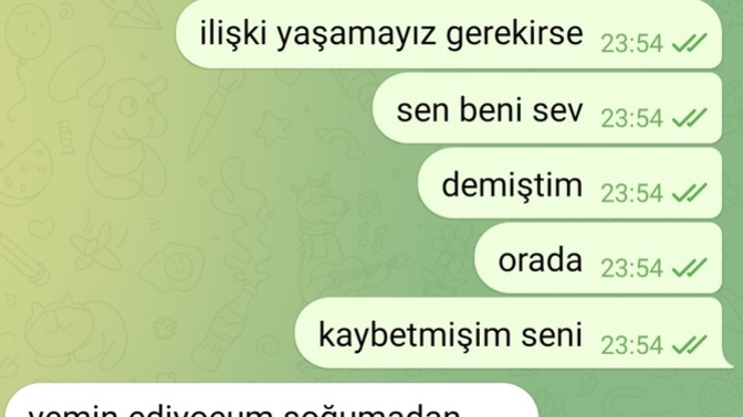 Arkadaşlar, bu kız beni çöpte ay pardon cepte mi görüyor?