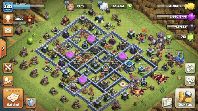 Clash of Clans oynayan var mı?