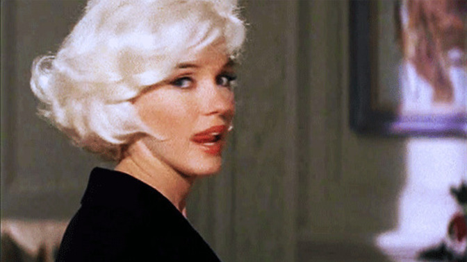 Marilyn Monroe saçları moda olsa yaptırır mısınız?