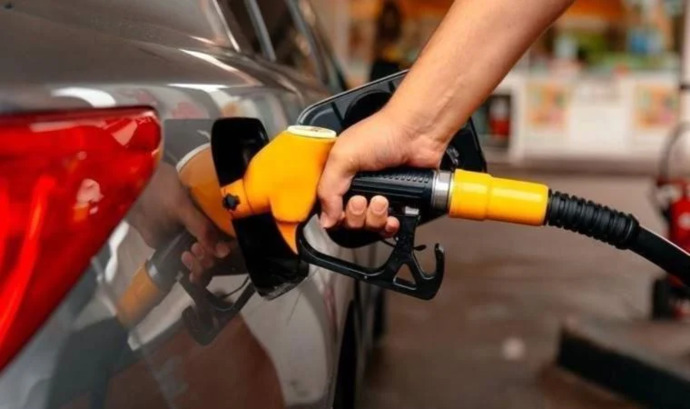 Motorine 1,54 TL indirim geldi! Sene sonunda litresini kaç TL görürüz?