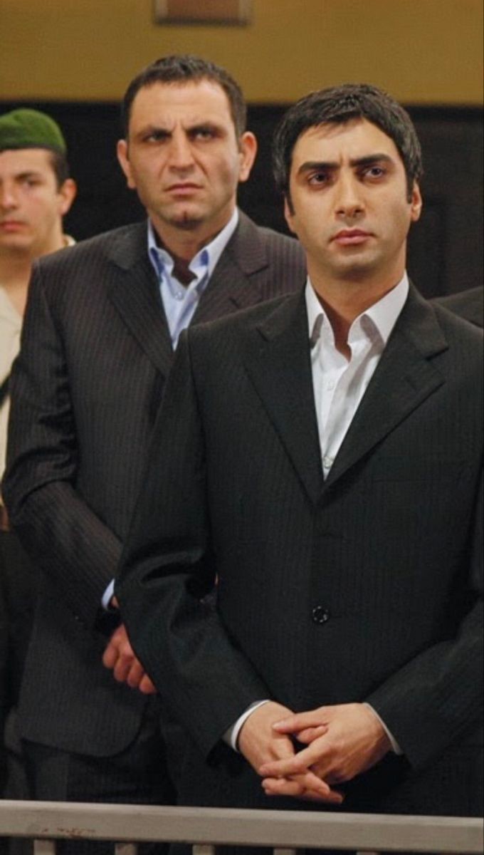 Tüm Türkiyenin beklediği haberi Necati Şaşmaz verdi! Kurtlar Vadisi geri dönüyor. Sizce eskisi gibi izlenir mi?