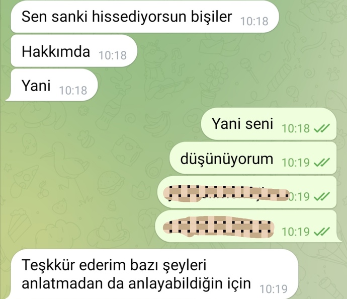Kızlar yardım edin, sizce bu taktik falan mı?