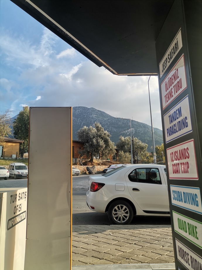 Gecenin sessizliğimi gündüzün sıcaklığımı?