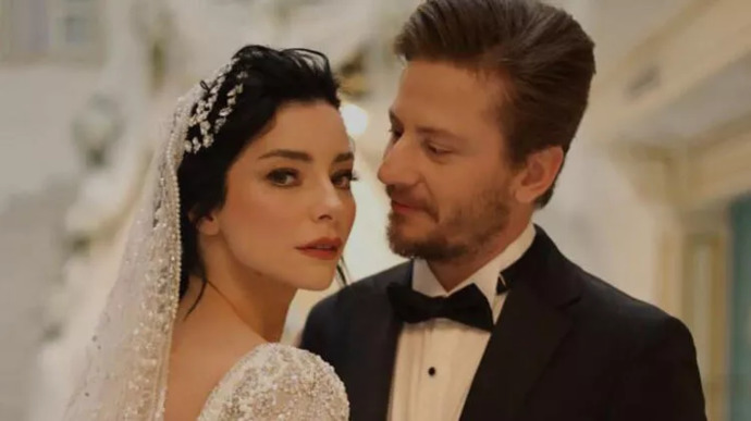 Merve Boluğur evliliğinin 40. gününde boşanıyor! Ünlü aşklarına inanıyor musunuz?
