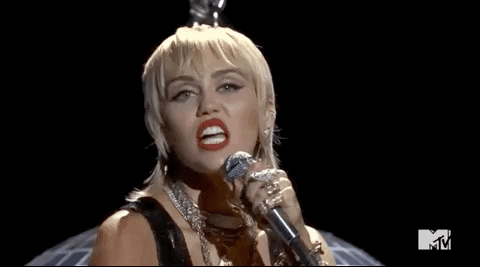 Miley Cyrus dinliyor musunuz?