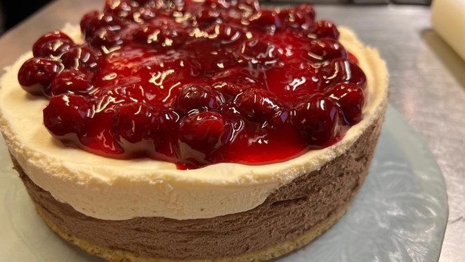 İki çikolatalı bavarois tatlısı yaptım, nasıl gözüküyor sizce?