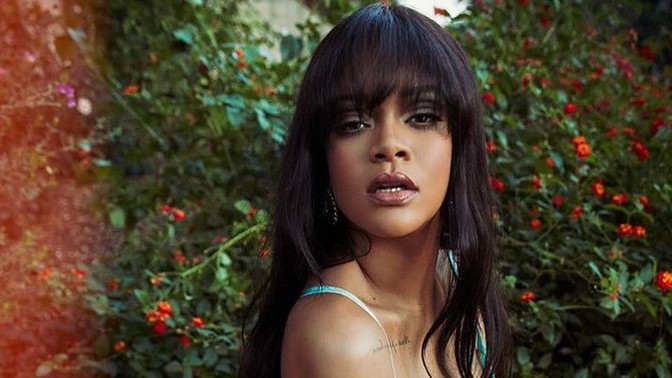 Rihanna'ya kahkül yakışıyor mu?