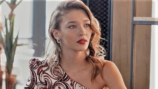 Melisa Döngel transparan eteğiyle poz verdi! Sence nasıl olmuş?