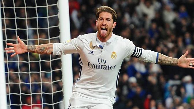 Sergio Ramos, Globe Soccer tarafından "Tüm zamanların en iyi defans oyuncusu" seçildi. Sizce bu ödülü hak etti mi?