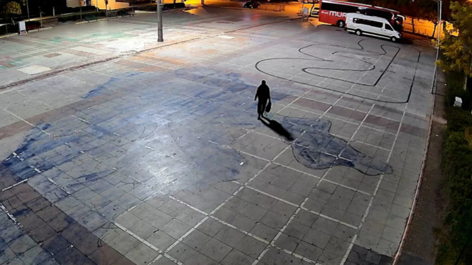 Antalya’da Atatürk Anıtı’na balyozla saldıran biri tutuklanmış! Böylelerin derdi ne?