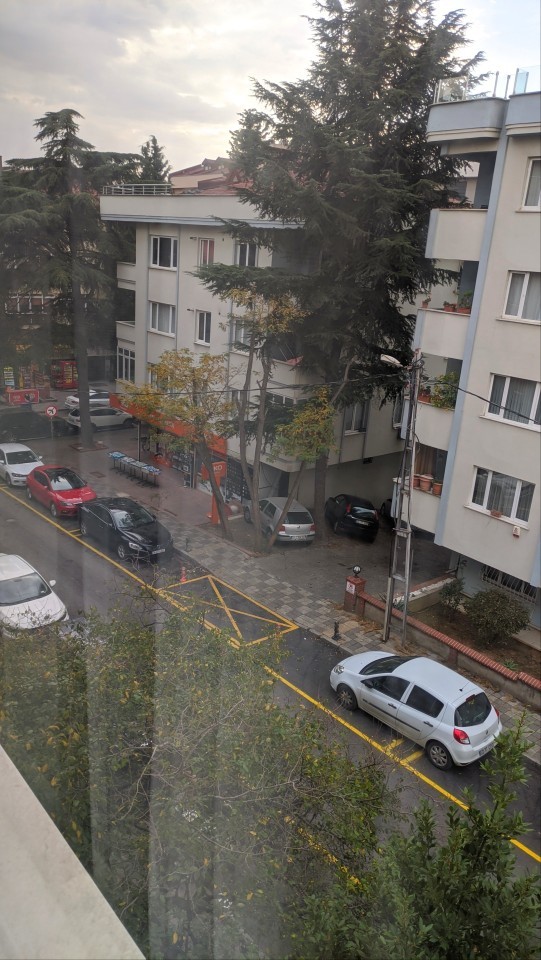 İzmir'de yağmur yağıyor, orada havalar nasıl?