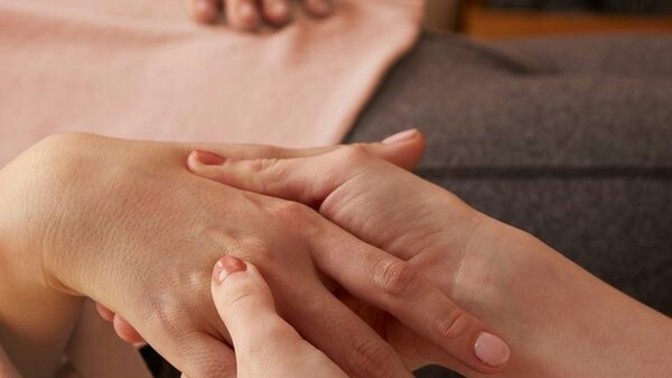 Eşinizin bakım kremlerine fazla para harcamasına ne tepki verirdiniz?