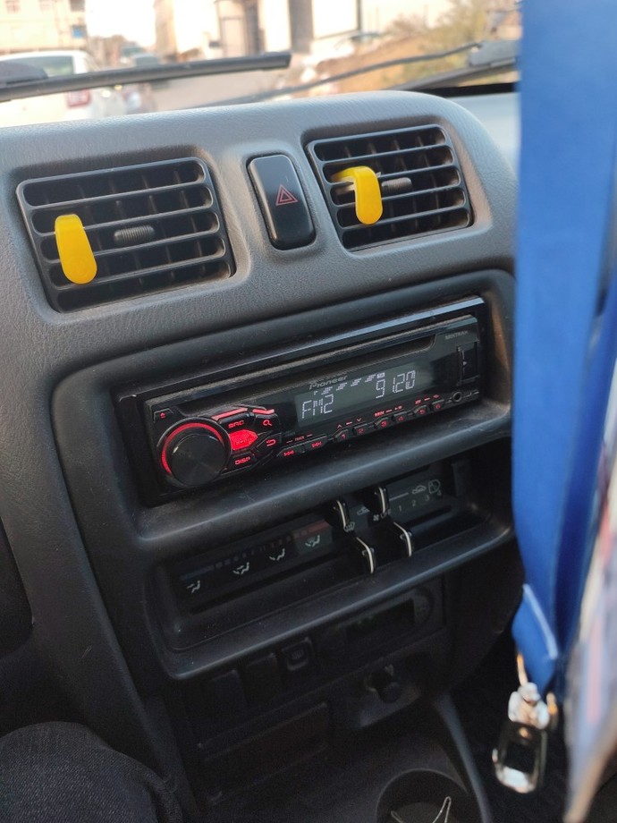 Arabada yüksek sesle müzik dinlemeyi sever misin?