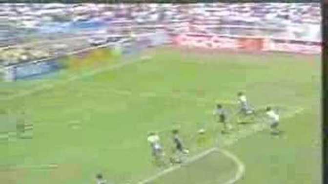 Maradonanın 1986 dünya kupasındada İngiltereye attığı 2 gol hakkında ne düşünüyorsunuz?