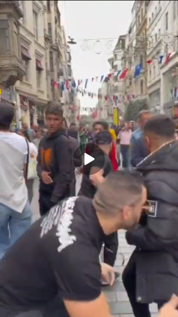 3 Suriyeli şahsın İstiklal caddesinde İstiklal Caddesindeki patlamayla dalga geçmesi gündem oldu düşünceleriniz?